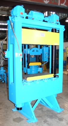 170 Ton, Up-acting, 32" x 12", 2.5" stroke, 5"-32" adj. daylight, (3) 7" bore double-acting cylinders (#1552)