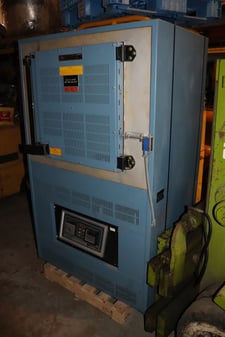 Blue M #CW-6680G, cabinet oven, 1300°F / 704°C, S/N CW-525, 480 V. 3 Phase