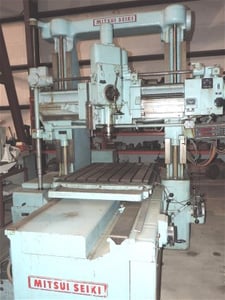 Mitsui-Seiki #JBE, 33" x 43" table, 10" quill travel, 27" max height, 4-2000 RPM, tooling
