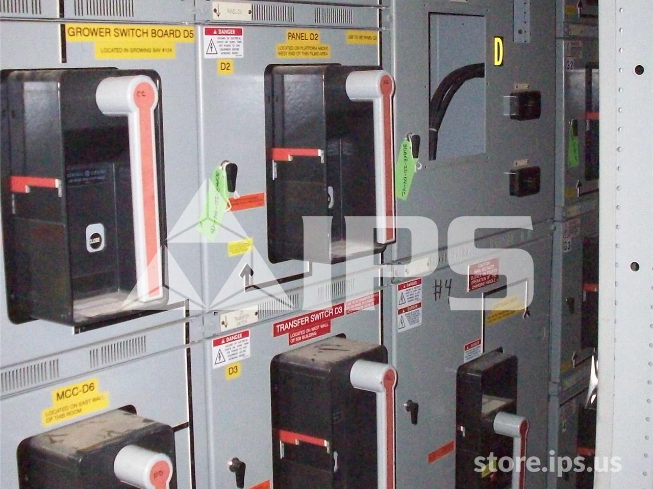 3200 Amps GE Akd-8 Indoor Switchgear 3-800 Amps Feeder, 1-blank