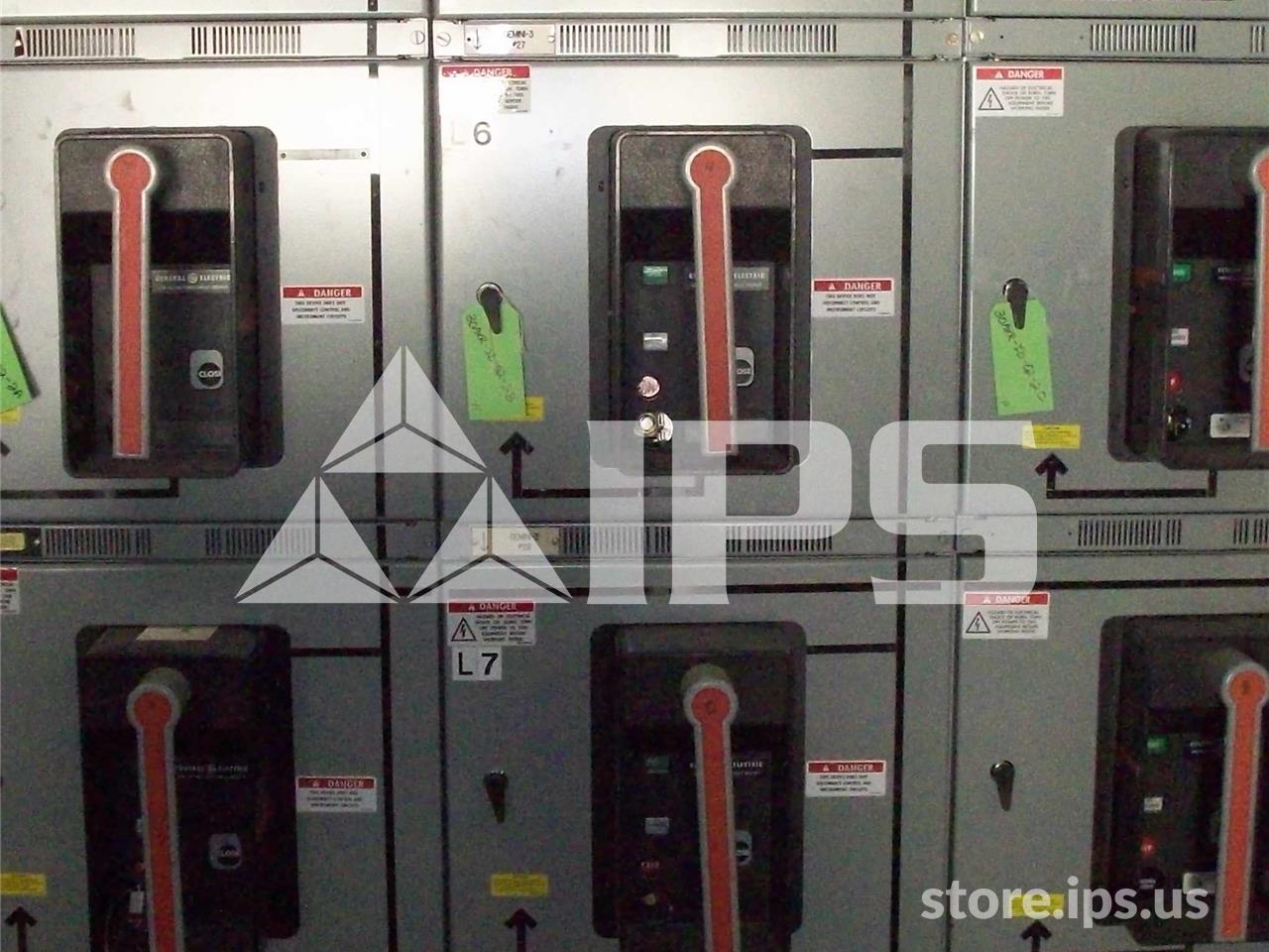 3200 Amps GE Akd-8 Indoor Switchgear 3-800 Amps Feeder, 1-blank