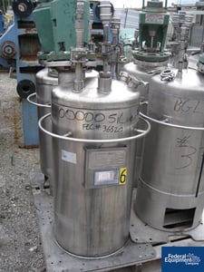 33 gallon Lipton receiver tank, Stainless Steel, 18" diameter x 28" straight side, dish top & bottom, 110