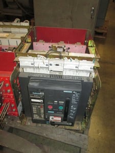 2000 Amps, Siemens WLF2A320, 3P 600 Volts, manually operated, drawout, ETU745 trip w/LSIG, w/Cell