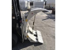 Cascade #77F-RCP-383, roll clamp, 51", class IV Mast, 8800 lb @ 25.5" LC, 2011