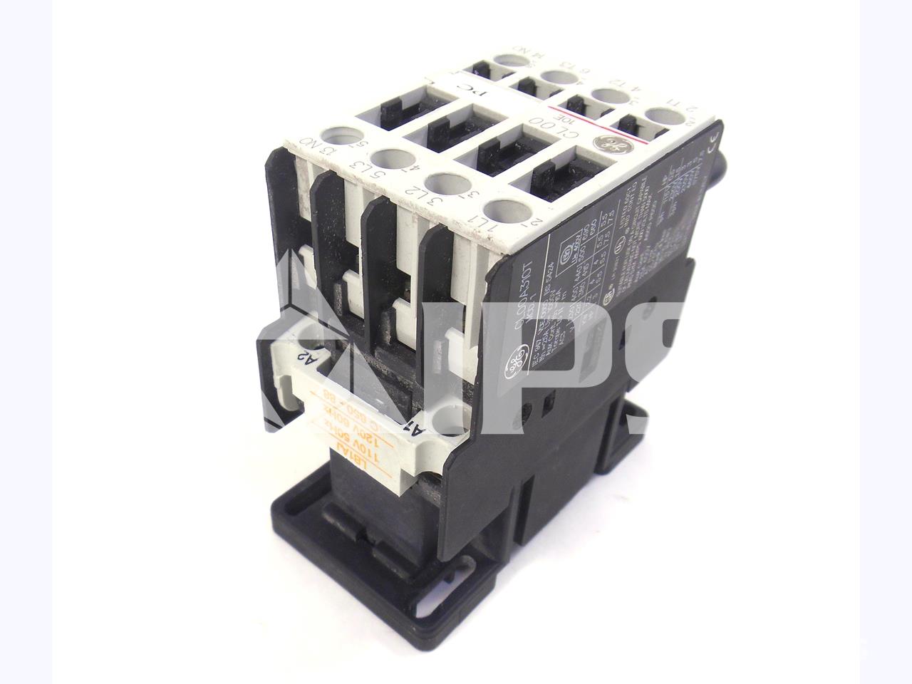 GE 120 Volts AC Series Cl Contactor Relay 3 Pole, 1 No Base Contact