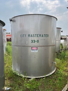 2500 gallon Stainless Steel vertical tank, 90" x 93", open top w/hinged cover, flat bottom
