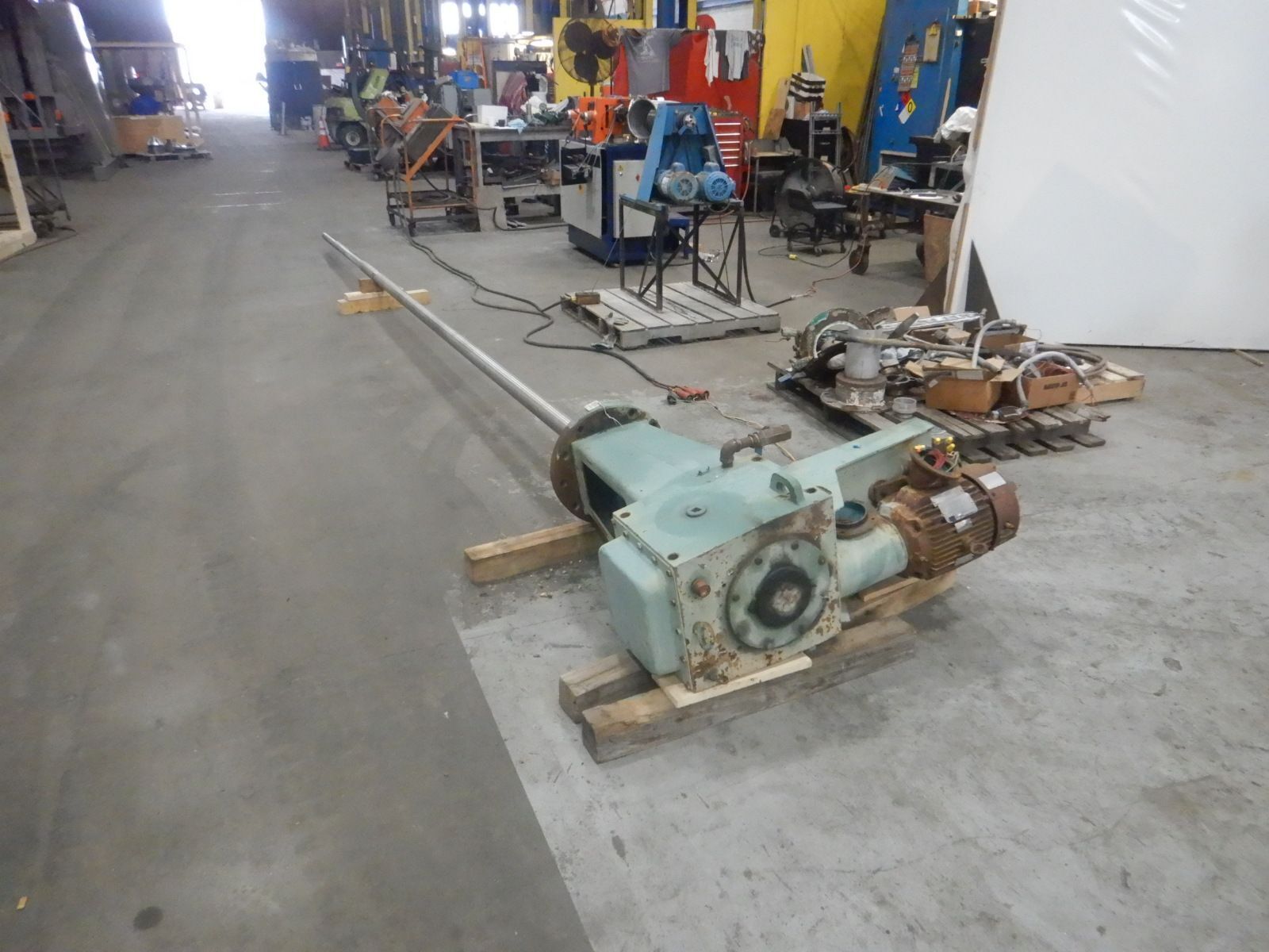 Lightnin agitator w/Stainless Steel shaft & blades, 2 HP, 1160 RPM, 230/460 V.