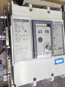 3200 Amps, Siemens, 3200AF, electrically operated, drawout, 120 Volts, aux switch, reconditioned