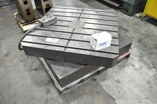 40" x 40" DeVlieg, hydraulic lift T-slotted index table