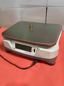 3 lb. Ohaus #V71P1502T Valor 7000 compact bench scale, 1.5 Kg