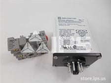 Square D 120 Volts AC Timing Relay With Socket