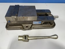 Kurt #D60, Machine Vise, 6" Wide Jaws, 6" Jaw Opening, with Jaws & Handle, 18-1/2" x 9" x 4-1/2" High, 73 lb.