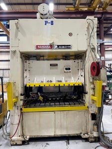 200 Ton, Niagara #SE2-200-72-42UH, straight side mechanical press, 6" stroke, 28" Shut Height, 1995