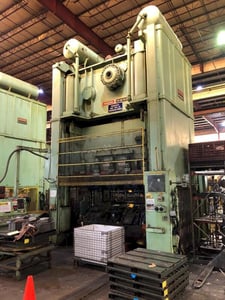 880 Ton, Niagara #SE2-800-120-60, 24" stroke, 47" Shut Height, 18" ram adj., air clutch & brake, 1991