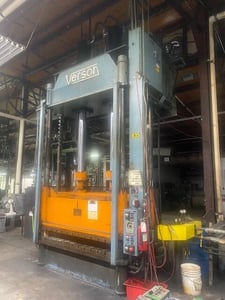 200 Ton, Verson, 72" x 48", 60" daylight, 54" stroke, 40" work height, (2) 8" bore cylinders (4000 PSI), #2715