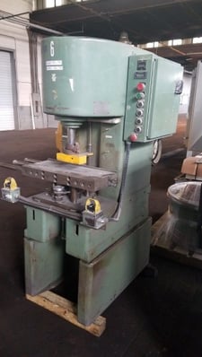 8 Ton, Denison #M8C02A71A44A35S05, Hydraulic Press, down acting, self contained, 7.5 HP, 2.5" thick, 40" from