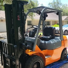 Toyota #7FGU25, Forklift, 189" lift height, 46" fork length, Pneumatic Solid Profile Style Tires, LP Powered