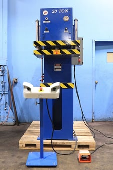 20 Ton, Press Master #CFP20T, hydraulic press, 12" stroke, 10" throat, 18" daylight, foot pedal