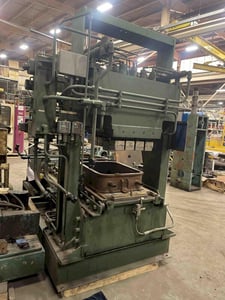Herman, high pressure segmented head green sand molding machine