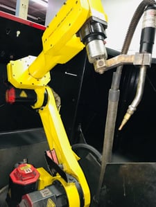 Lincoln Electric Electric, 2-position robotic cell, enclosure, with Fanuc Arc Mate 100iBe