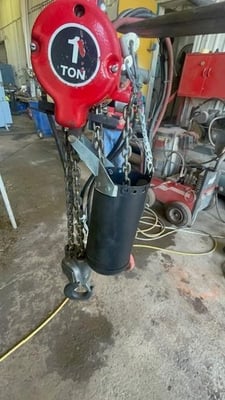 1 Ton, Ingersoll-Rand #7776E-1C15-C11-U, Aro Series Air Hoist, S/N SPH024-1005-07