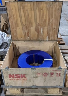 NSK #23252CAMC3P55W507, spherical roller bearing, 260x480x174mm, new NIB (2 available)
