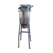 10 gallon Lee Industries Inc, Vacuum Kettle, 30 psi, 2" sight glass, 44" steel legs, 3/4" diameter & 1"