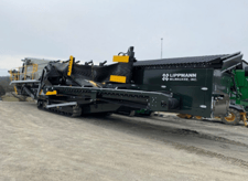 Lippmann #LS520, 3-Deck Track-Mounted Screening Plant, like new condition, 2022
