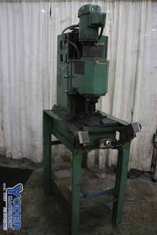 VSI #TM20, rivet spinner, 8" throat, 3/4 HP, dual palm buttons, pressure stops, #76088