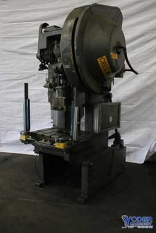 60 Ton, Bliss #C-60, OBI flywheel press, 4" stroke, 14-1/4" Shut Height, air clutch & brake, 5 HP, #75543