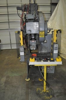 22 Ton, Niagara #M22, OBI press, 2" stroke, 8.75" Shut Height, 2" adj., 100-300 SPM, 20" x12.5"bed, air
