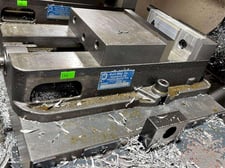 Kurt #D675, 6" CNC Machine Vise