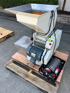 12.2" x 11.2" Scrap Grinder, 2" diameter Rotor, (3) 9.5" width knife blades, (2) 1/4" diameter & (1) 1/8"