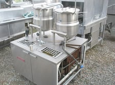 10 gallon Vulcan #DC-6, Kettle, (2) 5 gallon kettle, 12" diameter x 15" deep, 50 psi @ 298°F, 180 lbs/hr.