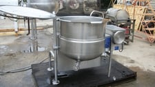40 gallon Cleveland #KGL-40-T, Gas Fired Tilting Steam Kettle, 26" diameter x 22.5" deep, 140000 BTU/hr., 50