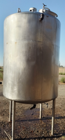 850 gallon CE Howard, 304 Stainless Steel Tank, Jacketed, Agitated, 75 psi, 5' diameter x 6-1/2' straight side