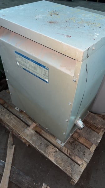 45 KVA 480 Primary, 208/120 Secondary, General Electric, w/taps