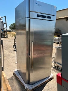 Victory #RISA-1D-S1, Roll-in Refrigerator, 31" x 26" x 66" H internal chamber, 11 V, 60 Hz