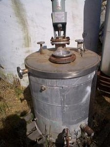 230 gallon Tank, Stainless Steel, 33" diameter x 39" H, 1/2" bottom side outlet, 1/3 HP, 1725/1425 RPM