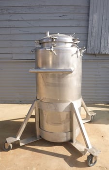 52.8 gallon Cone Craft Craft HyClone, Stainless Steel Pressure Tank, 22" diameter x 38" straight side, 17"