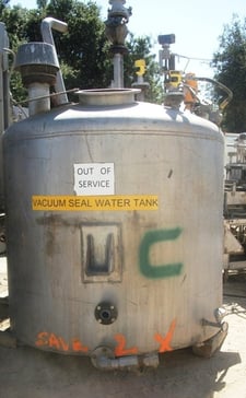1000 gallon Stainless Steel Tank, 70" diameter x 62" straight side, 2" diameter Internal mounted