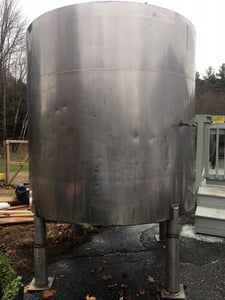 1000 gallon Stainless Steel Jacketed Tank, 2-zone steam jacket, (2) 1.5" side ports (2) 1.5" bottom ports