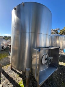 1550 gallon Stainless Steel Tank, 78" diameter x 86" straight side, 43" x 32" rectangular opening, 18" x 14"