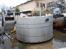 3000 gallon Stainless Steel Vertical Two Compartment Tank, 10' 6" diameter x 4' 9" tall, 48" x 20" hinged top