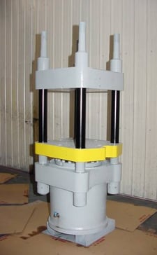 300 Ton, 19" x 30", upact 4-post, 16" stroke, 23.5" daylight, 16" ram, 38" work height, 4" posts, #710