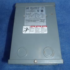 1 KVA 240/480 Primary, 120/240 Secondary, Square D 1S1F, dry type single phase transformer, 1 yr warranty