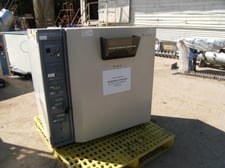 Forma Scientific #3033, Lab Incubator, 26" x 20" x 30", 140 deg. C