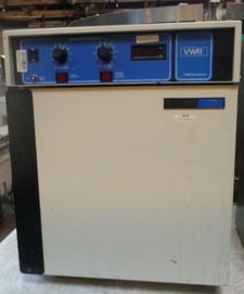 VWR #1520, Benchtop Incubator, 15" x 15" x 15" deep Chamber, 5000 watts, 120 V