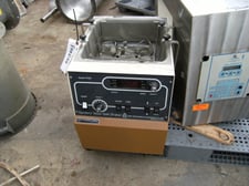 New Brunswick Scientific #G76D, Gyrotory Shaker Bath, 14" x 18" x 7.5" deep, 1/2 diameter Orbit, 0.1-99.9