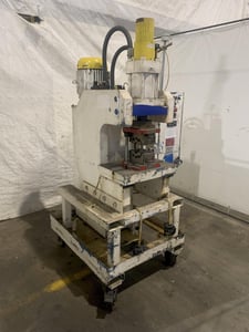 Vertical crimper w/ dies, Manchester Custom 7.5 HP